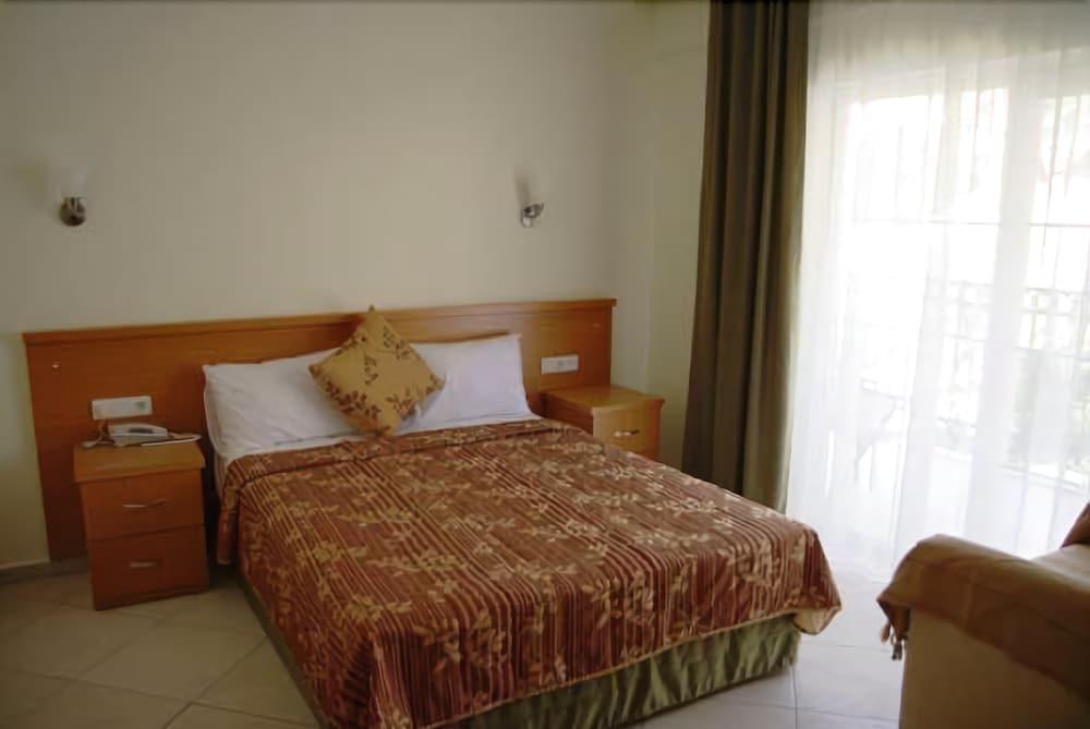 Celay Hotel Ölüdeniz Esterno foto
