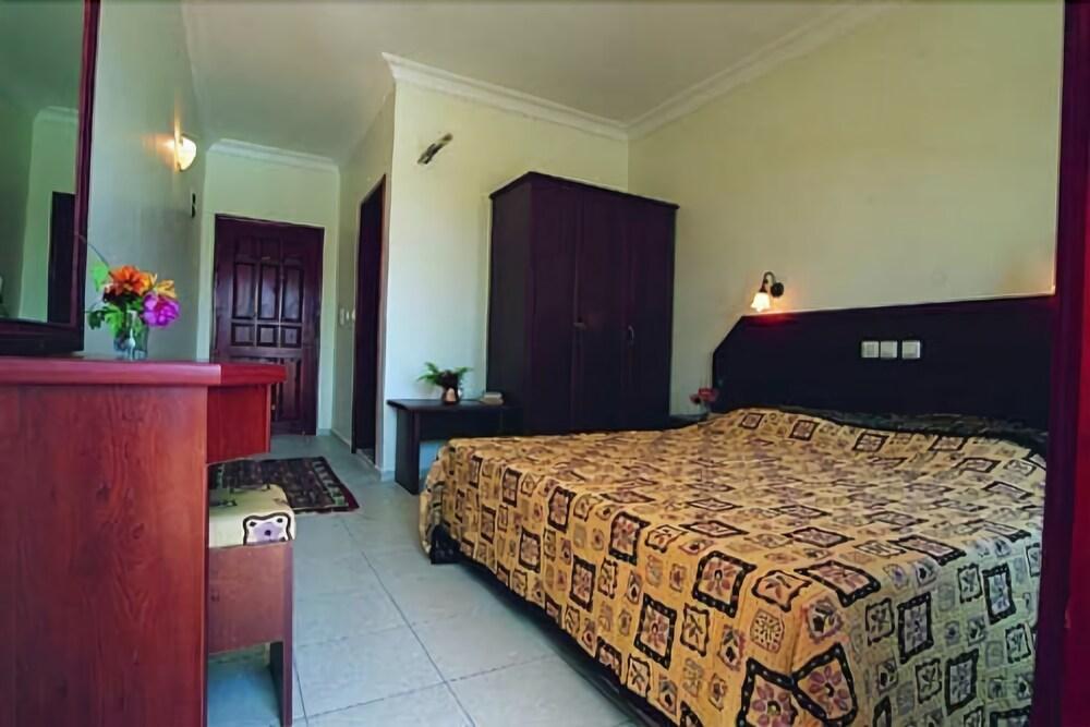 Celay Hotel Ölüdeniz Esterno foto